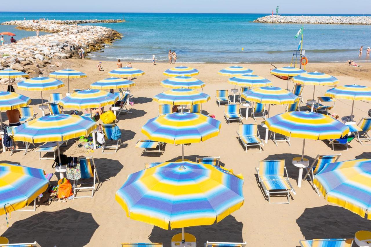 Hotel Ciritorno San Vincenzo Eksteriør billede